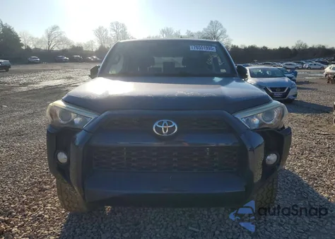 2014 Toyota 4Runner Sr5 z USA, uszkodzony, nr VIN JTEBU5JR3E5179616